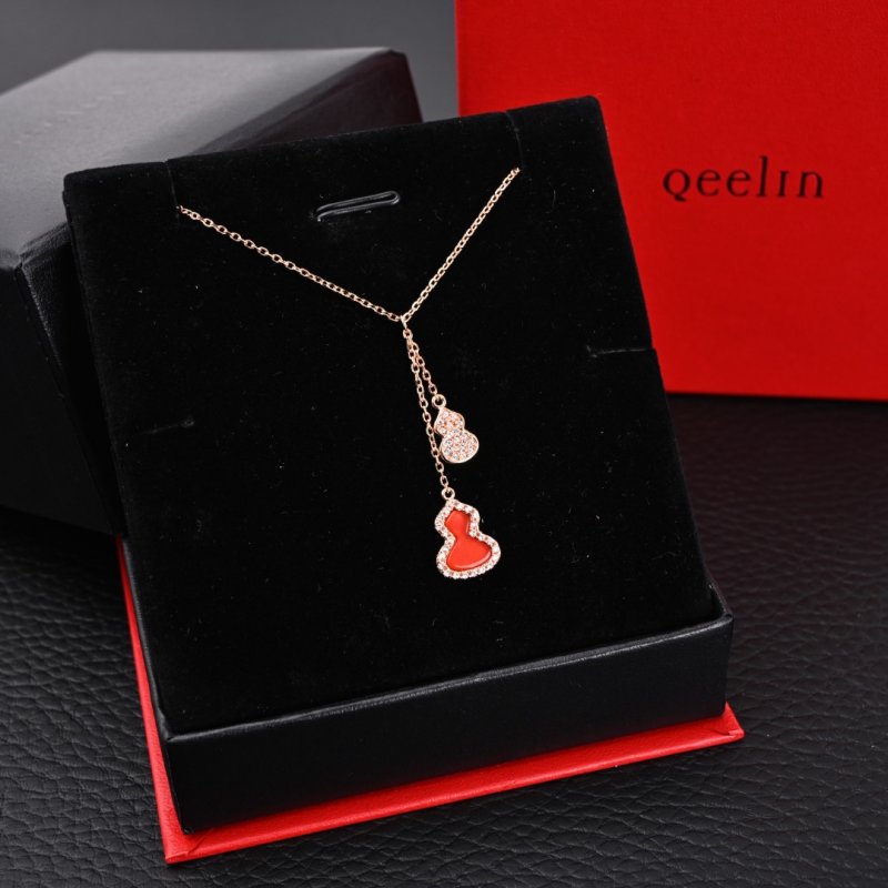 Qeelin Red Agate Gourd Pendant Necklace with Tassel
