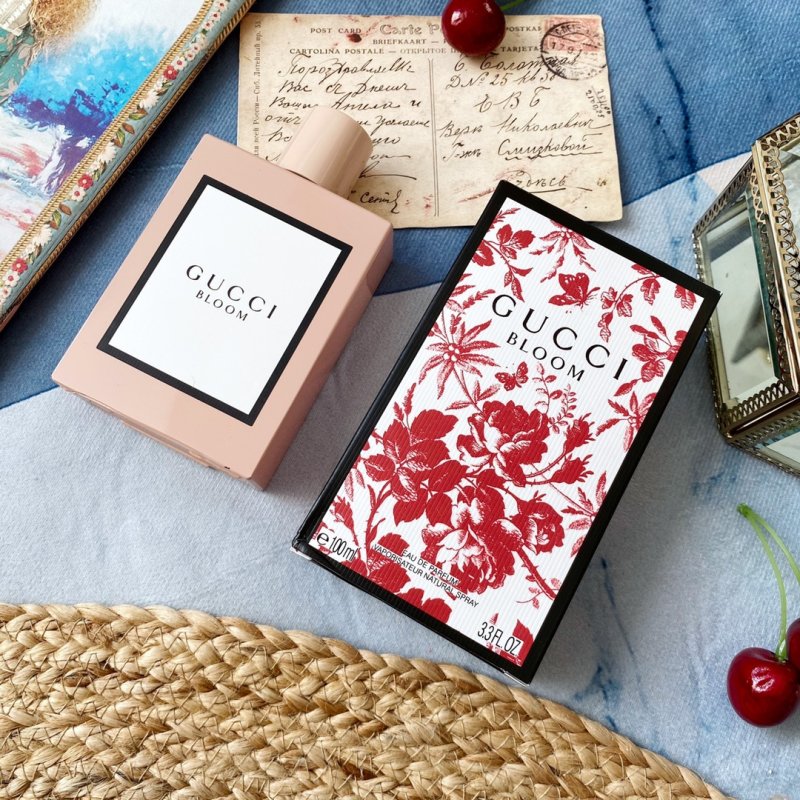 Gucci Bloom Eau de Parfum 100ml - Floral view