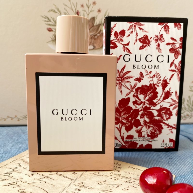 Gucci Bloom Eau de Parfum 100ml - Floral view