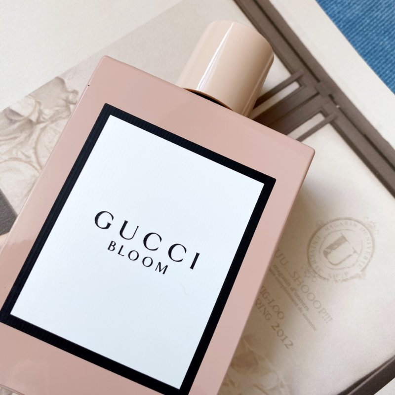 Gucci Bloom Eau de Parfum 100ml - Floral view