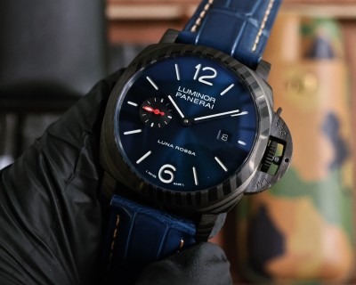 Panerai Luminor Luna Rossa 44mm Automatic Watch Blue Dial view 3