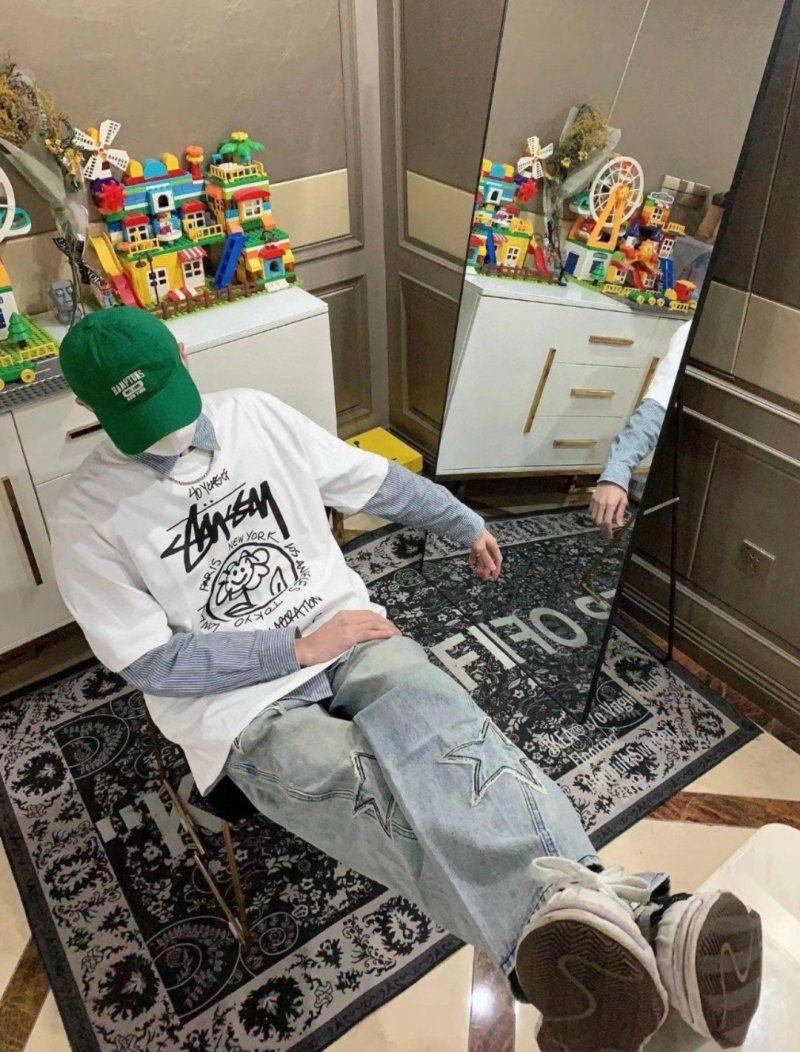 Stüssy White Graphic Print Short Sleeve T-Shirt view