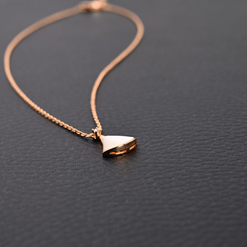 Bulgari Fan-Shaped Pendant Gold Necklace view