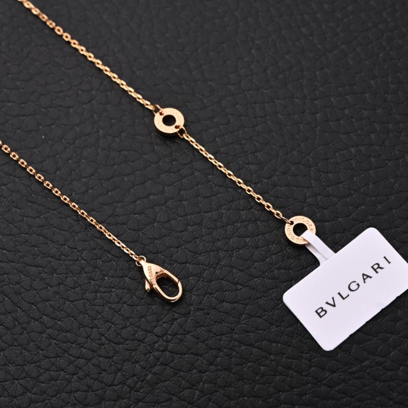 Bulgari Fan-Shaped Pendant Gold Necklace view