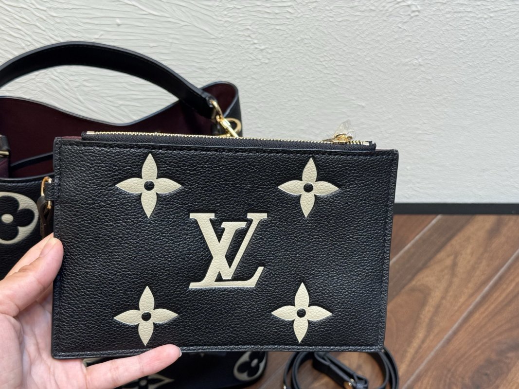 Louis Vuitton Neooe MM Black Monogram Bucket Bag view