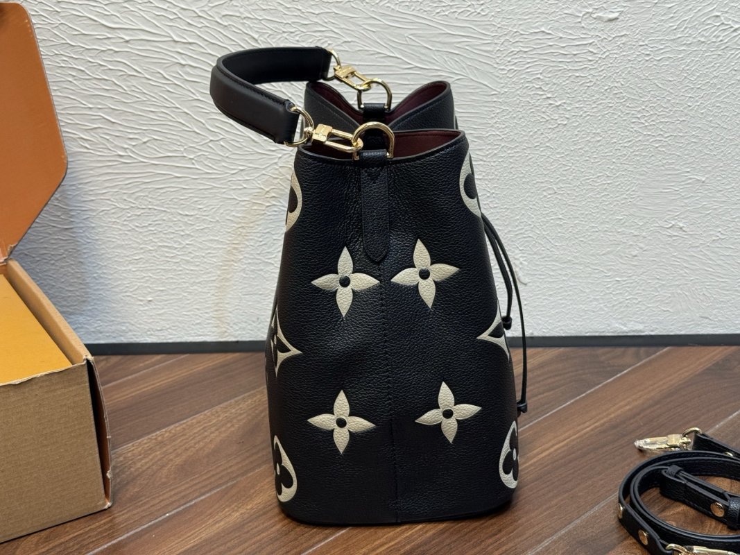 Louis Vuitton Neooe MM Black Monogram Bucket Bag view