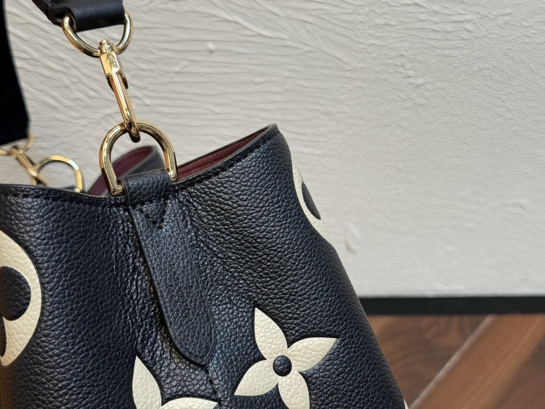 Louis Vuitton Neooe MM Black Monogram Bucket Bag view