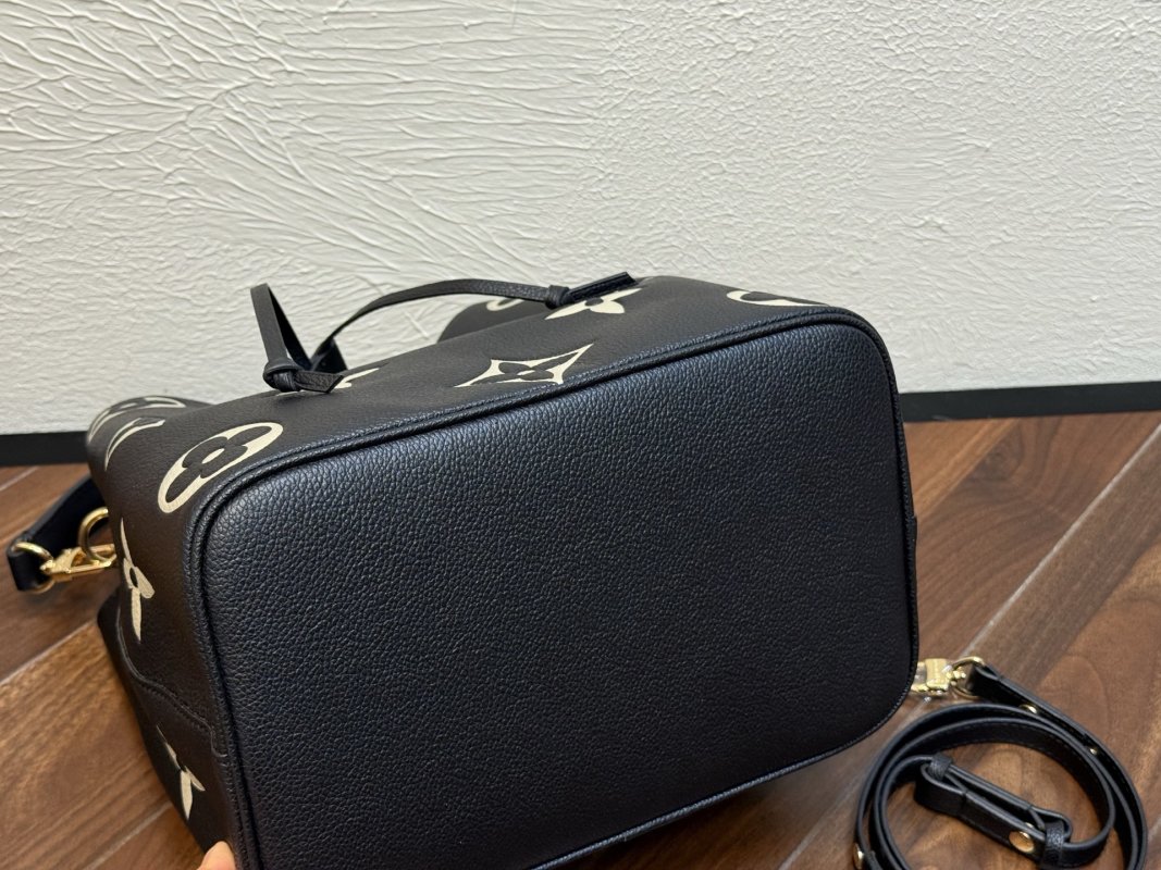 Louis Vuitton Neooe MM Black Monogram Bucket Bag view