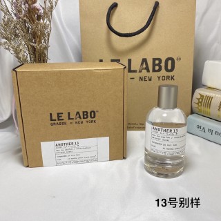 Le Labo Santal 33 Eau de Parfum 100ml view 3