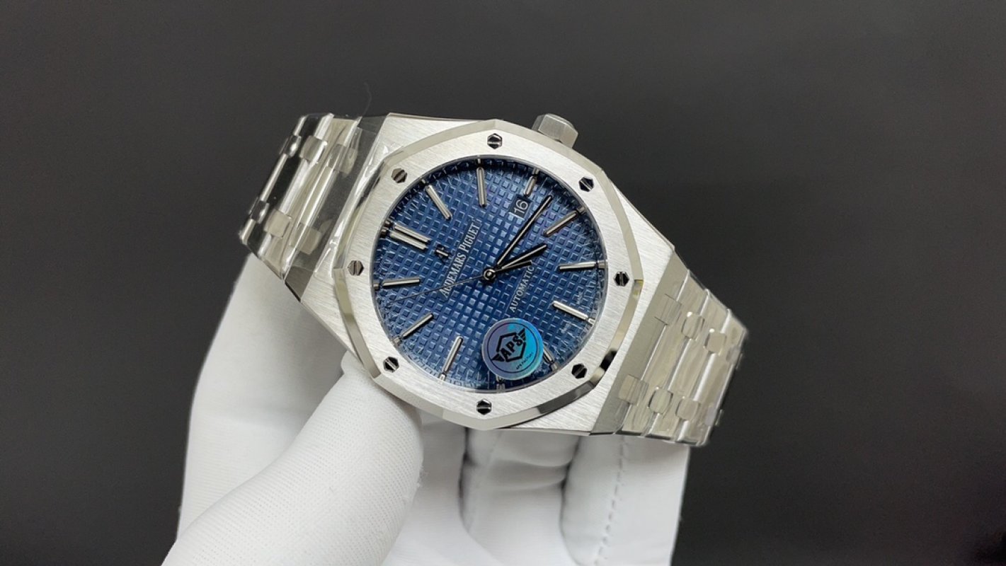 Audemars Piguet Royal Oak 41mm Blue Dial Steel Bracelet Watch view