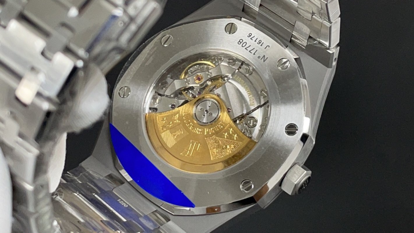 Audemars Piguet Royal Oak 41mm Blue Dial Steel Bracelet Watch view