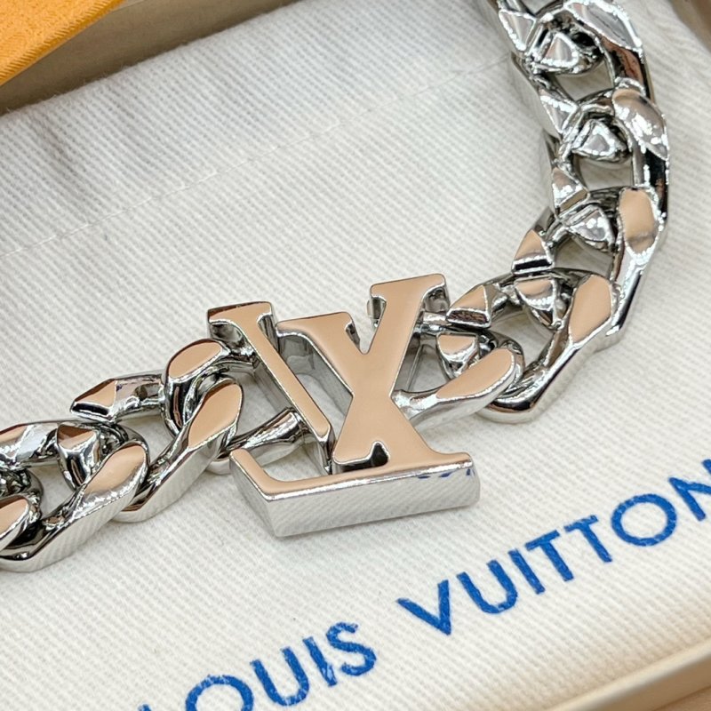 Louis Vuitton LV Cuban Chain Necklace Silver Blue view