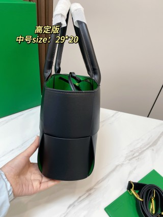 Bottega Veneta Intrecciato Woven Tote Bag Black view 2