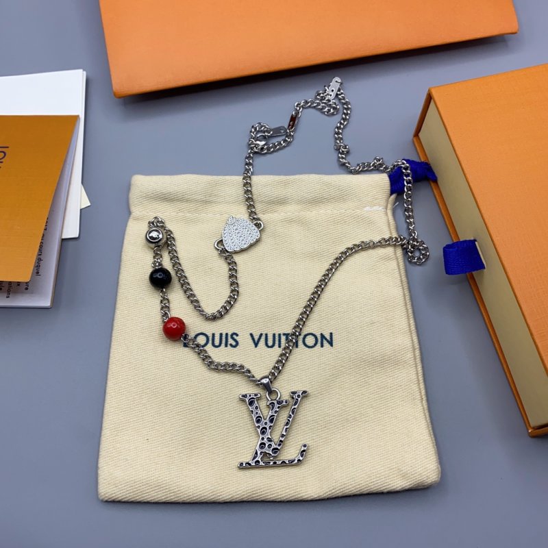LV Infinity Dots Pendant Necklace Silver view
