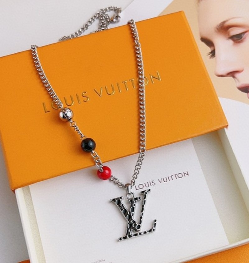 LV Infinity Dots Pendant Necklace Silver view