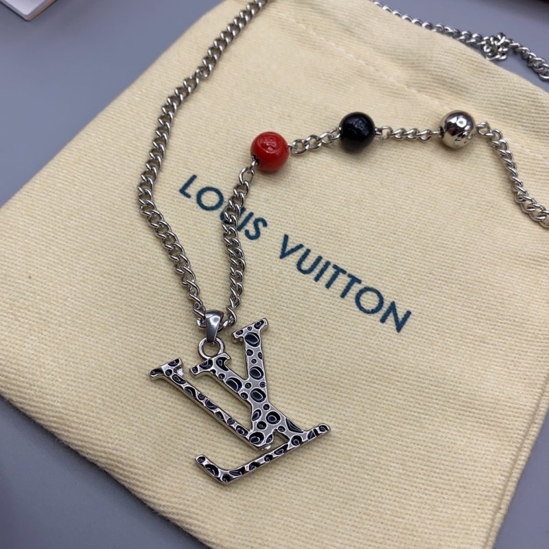LV Infinity Dots Pendant Necklace Silver view