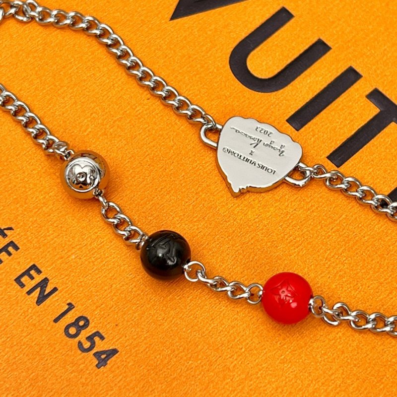 LV Infinity Dots Pendant Necklace Silver view