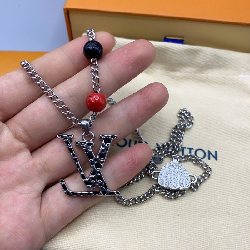 LV Infinity Dots Pendant Necklace Silver view