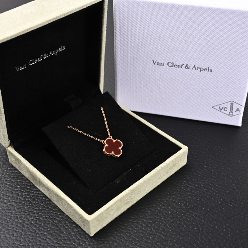 Van Cleef & Arpels Clover Pendant Necklace Red Gold view