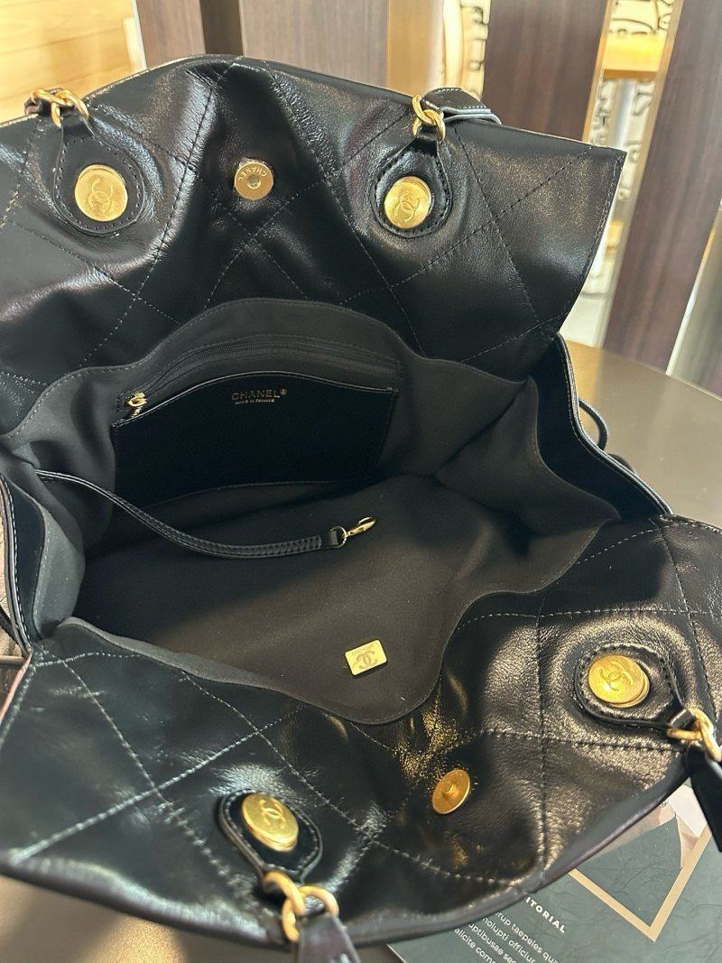Chanel 25C Black Quilted Tote Bag view