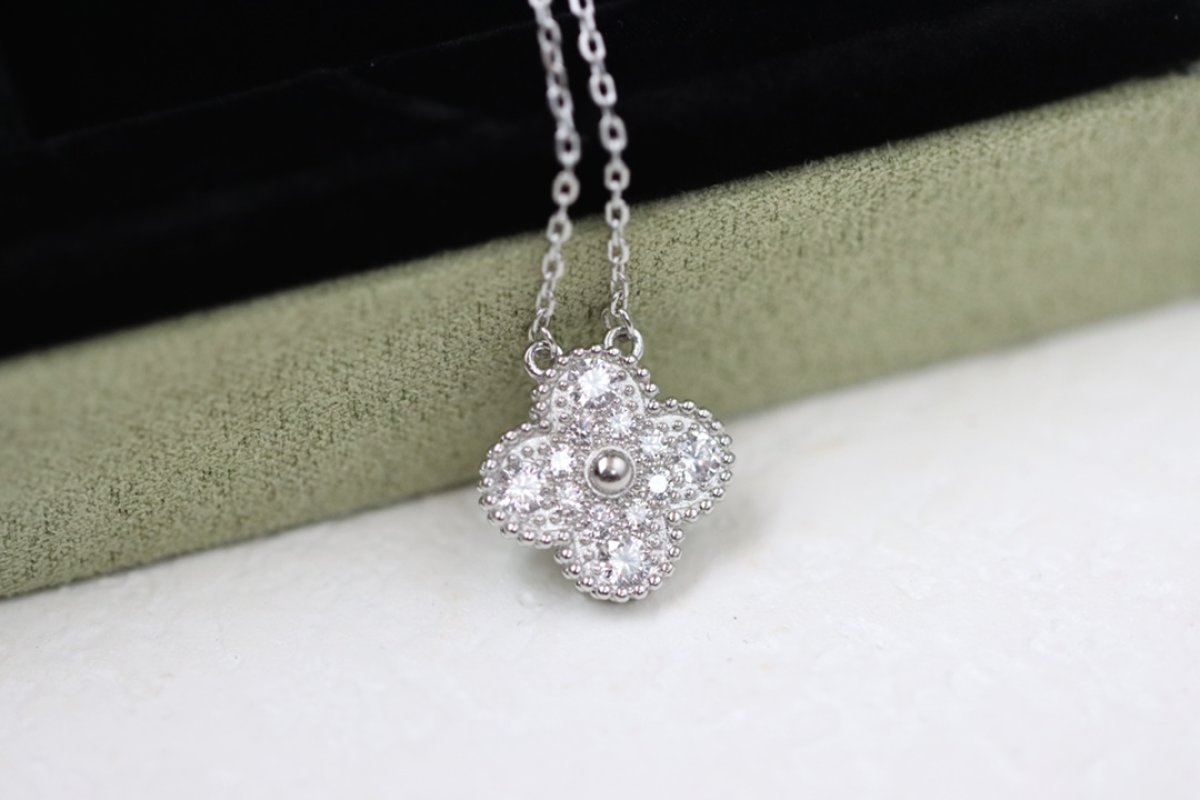 Van Cleef & Arpels Four-Leaf Clover Full Diamond Necklace - White Gold view