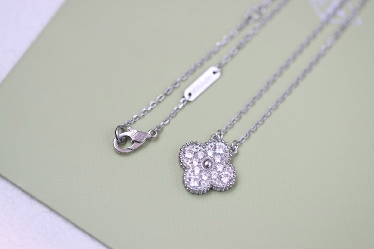 Van Cleef & Arpels Four-Leaf Clover Full Diamond Necklace - White Gold view