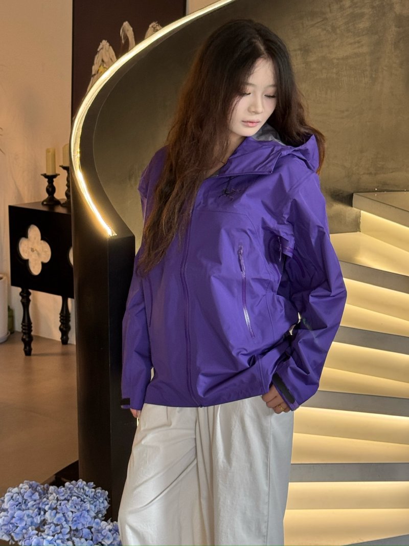 Arc'teryx Beta SL Lightweight Hooded Windbreaker - Phosphorescent Green view