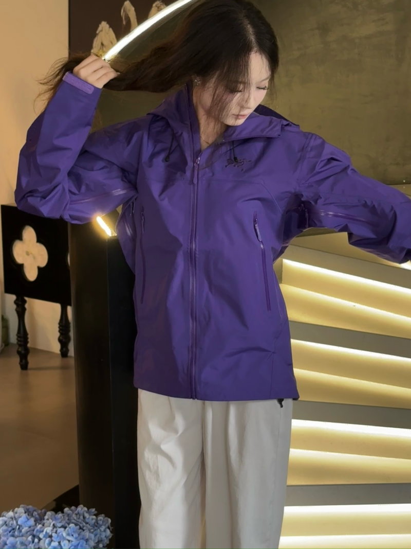 Arc'teryx Beta SL Lightweight Hooded Windbreaker - Phosphorescent Green view