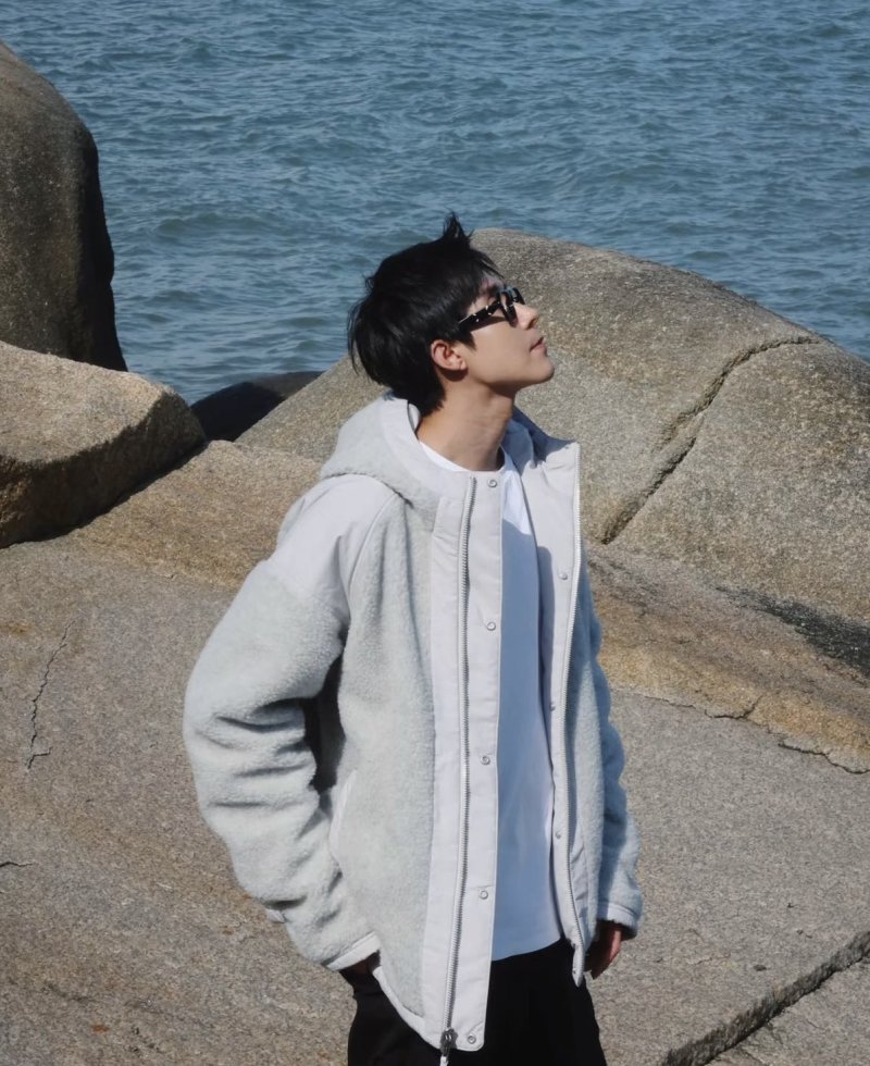 Alberni Dual-Face Wool Fleece Hooded Jacket White view
