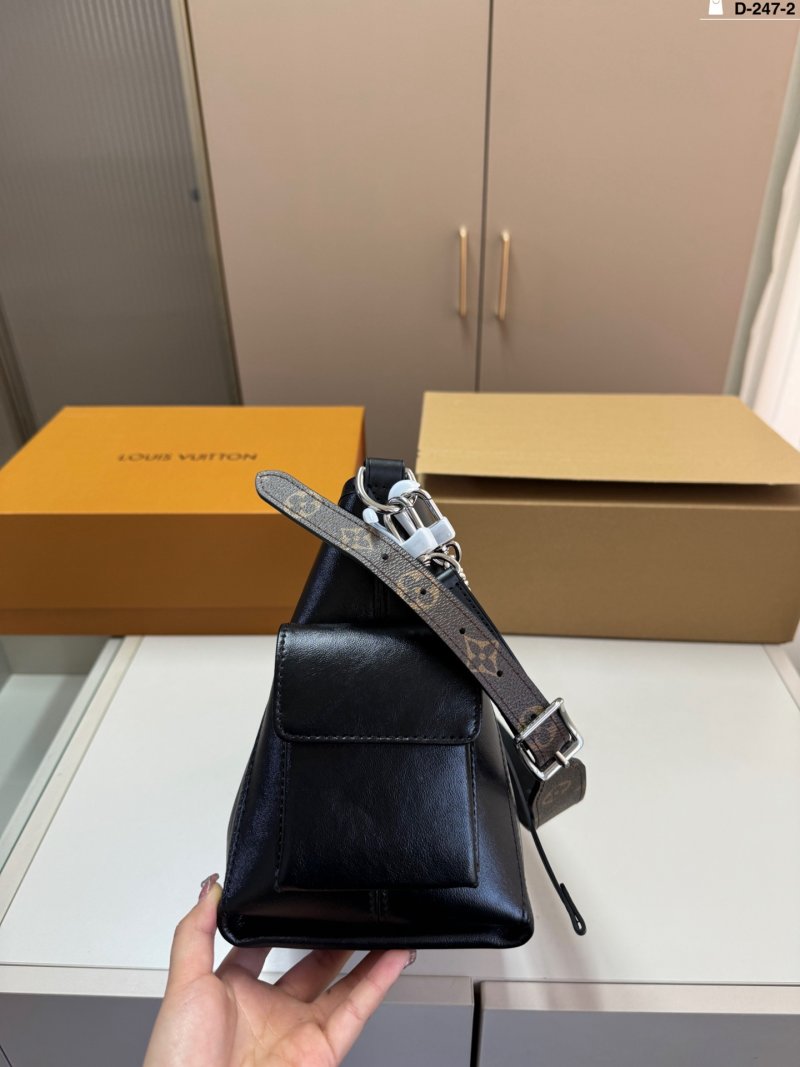 Louis Vuitton Carryall Black Tote Bag with Chain Strap view