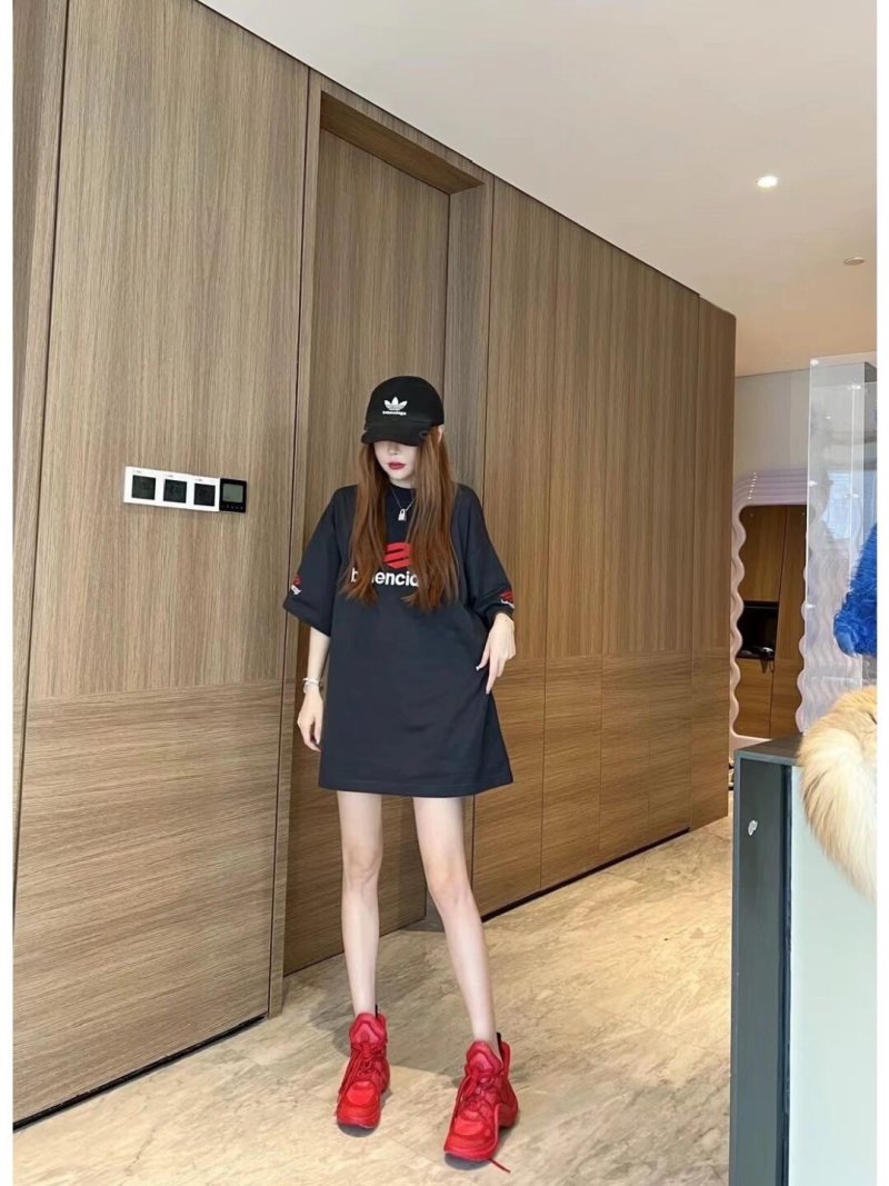Balenciaga Logo Print Black T-Shirt view