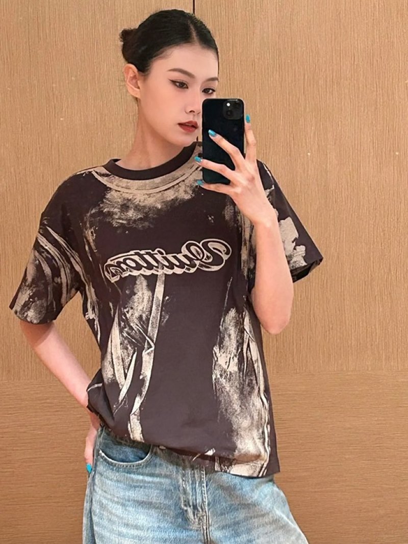 Oversized Graphic Print Velvet T-Shirt – Brown view