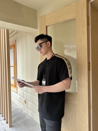 Gucci Black T-Shirt with Gold Stripe Sleeve view 4