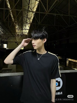 Gucci Black T-Shirt with Gold Stripe Sleeve view 6