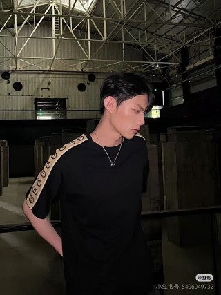 Gucci Black T-Shirt with Gold Stripe Sleeve view 7