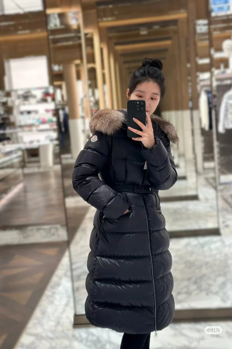 Black Quilted Puffer Down Jacket with Fur Collar