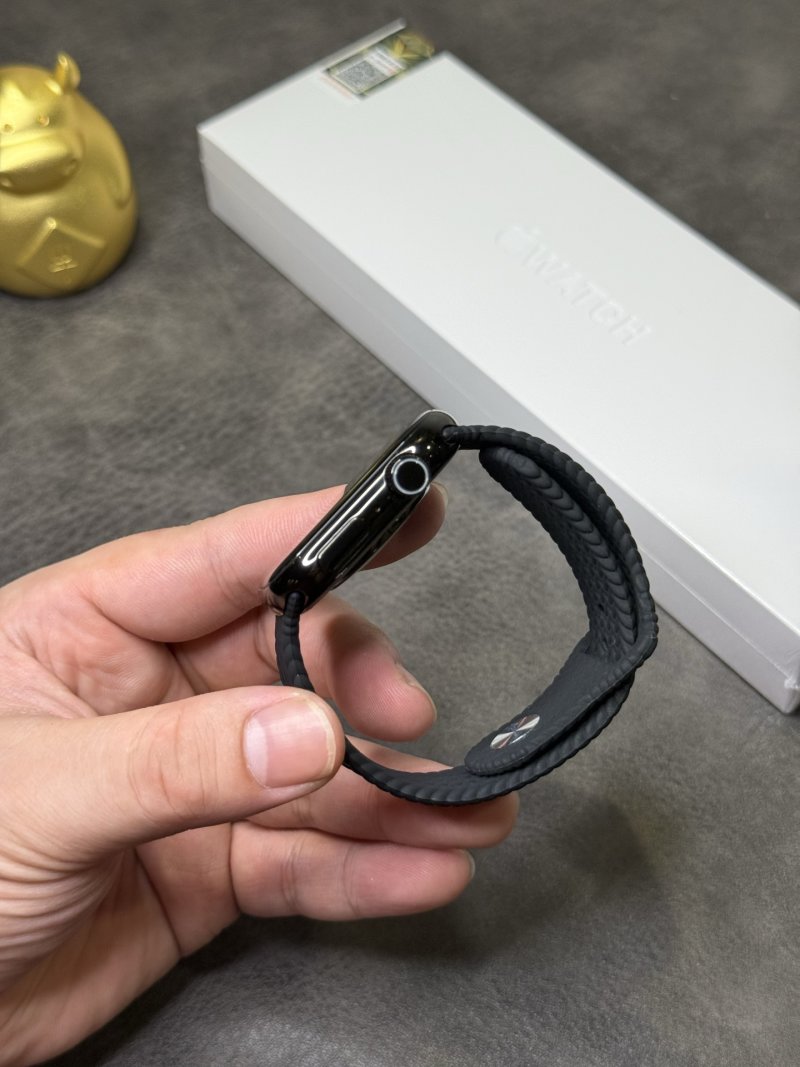 Apple Watch S10 46mm Black Stainless Steel 1:1 Replica view