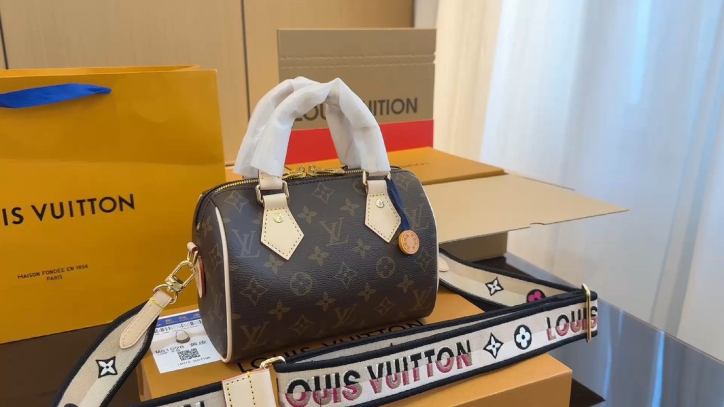 Louis Vuitton Speedy Monogram Canvas Handbag Black