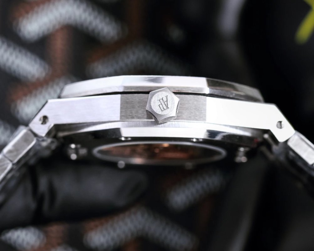Audemars Piguet Royal Oak 45mm Automatic Steel Watch view