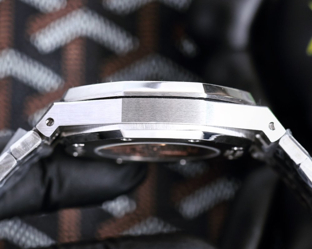 Audemars Piguet Royal Oak 45mm Automatic Steel Watch view