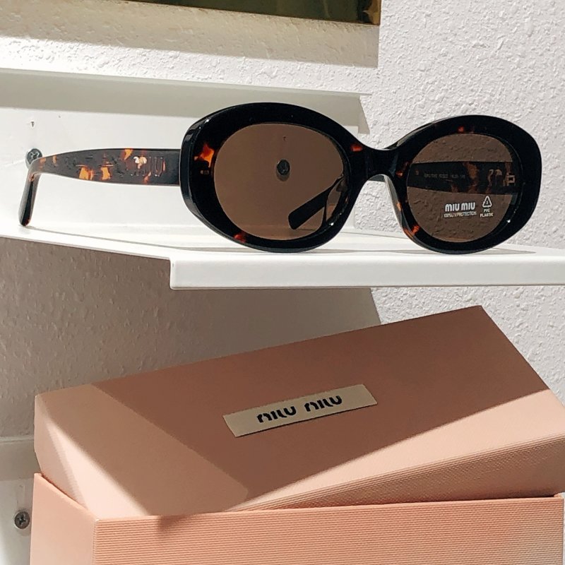 Miu Miu SMU 109Z Tortoiseshell Round Sunglasses