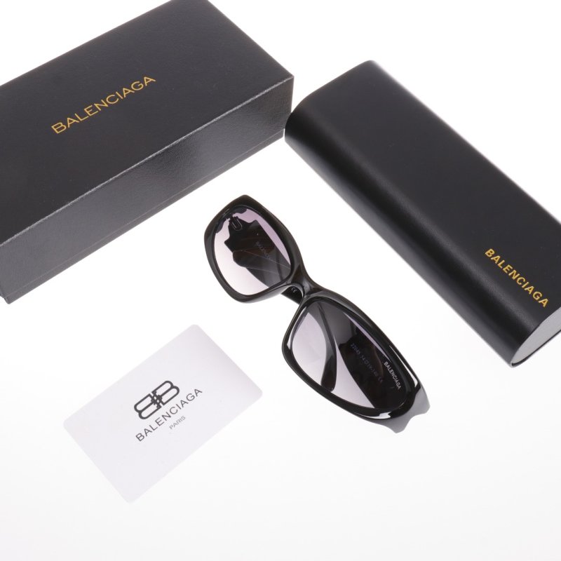 Balenciaga Butterfly Frame Sunglasses Black