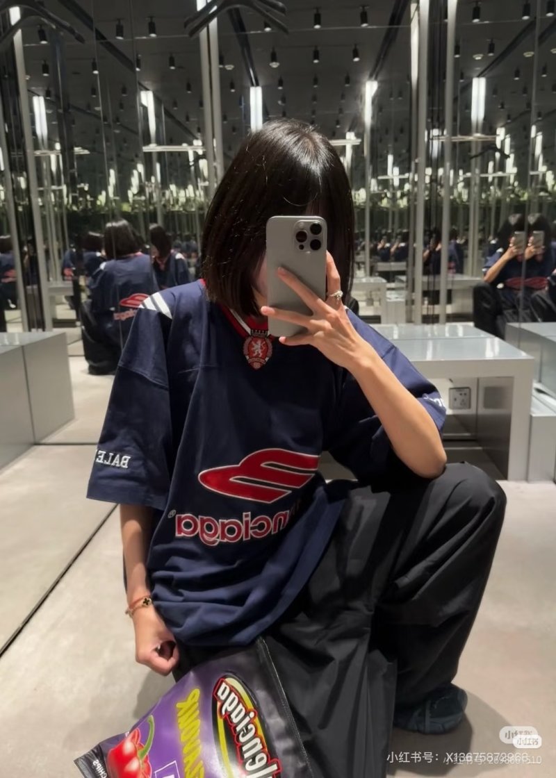 Balenciaga Navy Logo Oversized Short-Sleeve T-Shirt view