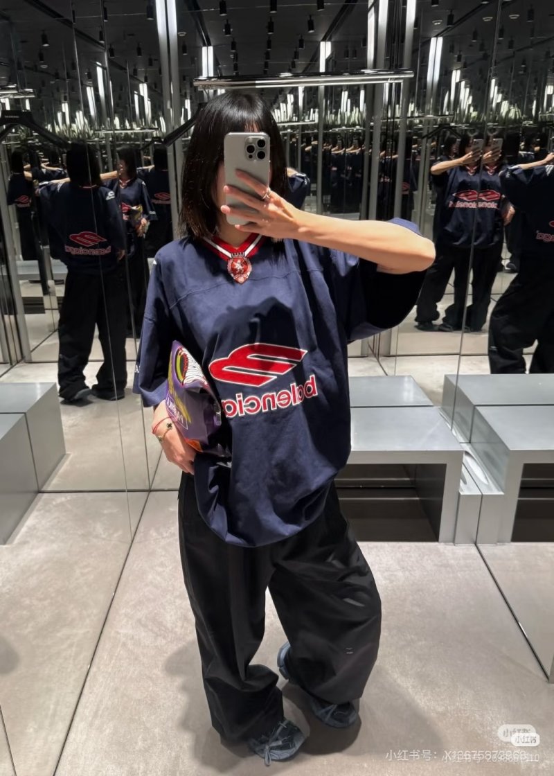 Balenciaga Navy Logo Oversized Short-Sleeve T-Shirt view