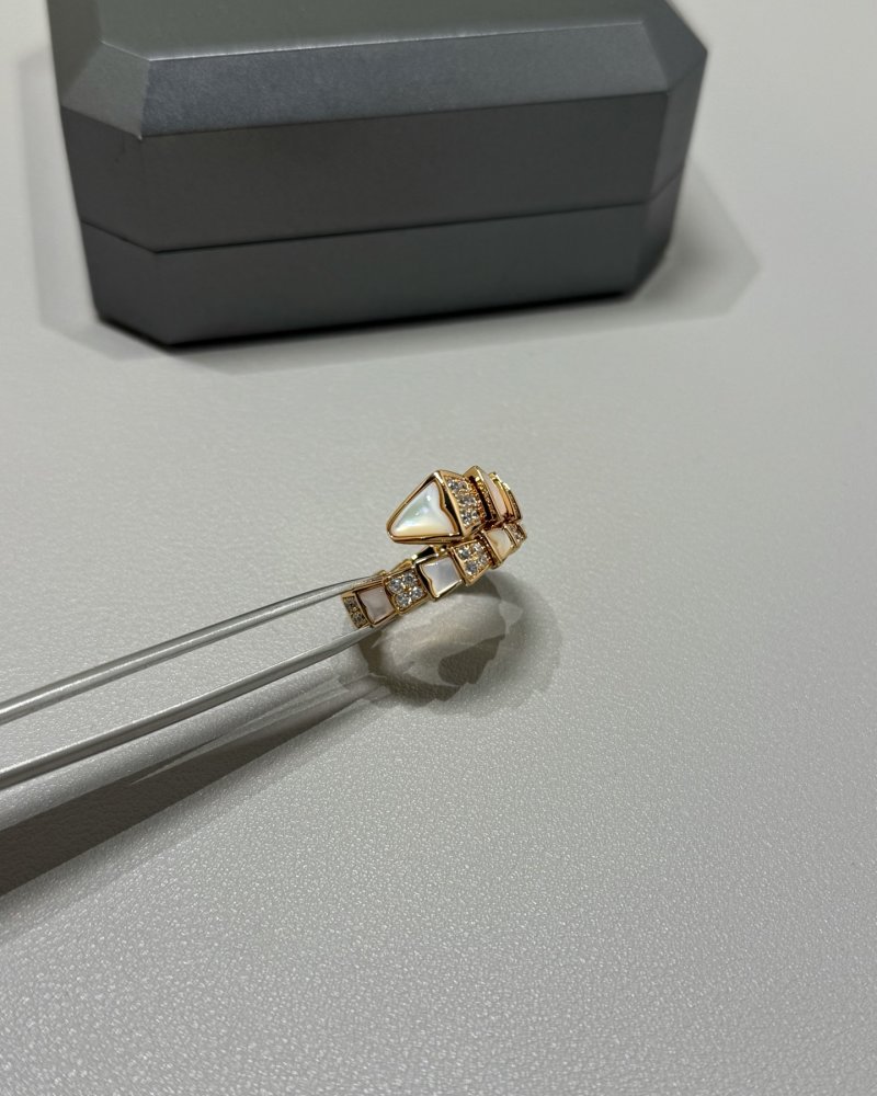 Bvlgari Serpenti Rose Gold Diamond Snake Ring view