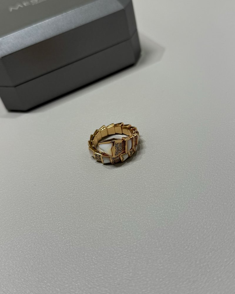 Bvlgari Serpenti Rose Gold Diamond Snake Ring view