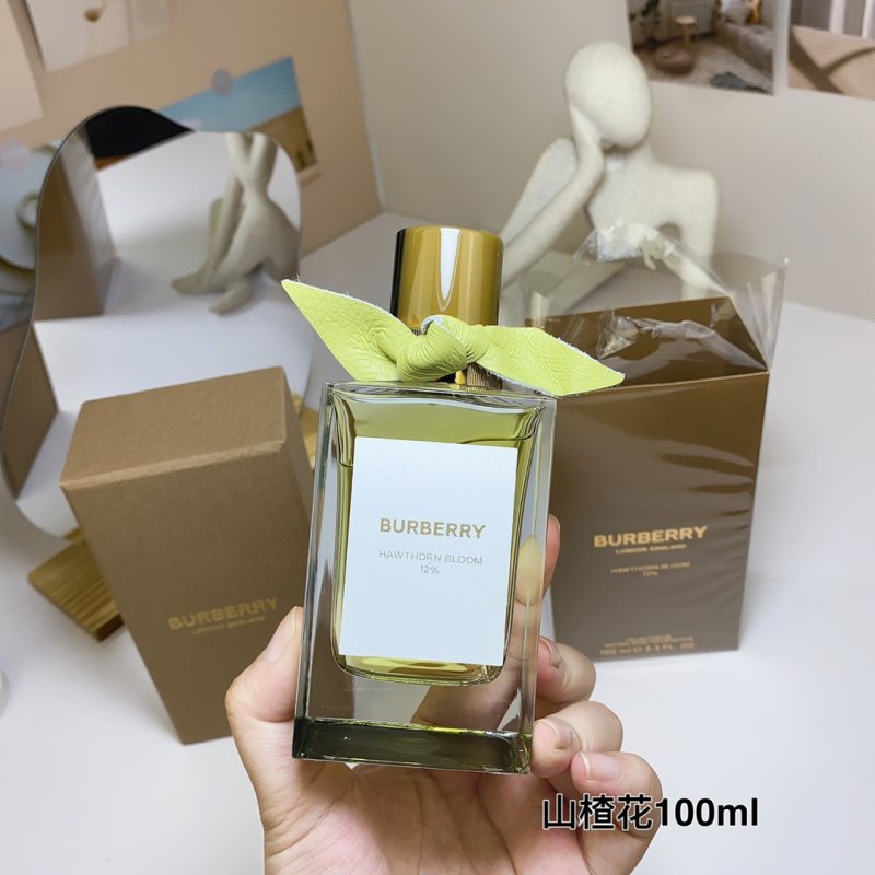 Burberry Hawthorn Bloom Eau de Parfum 100ml view
