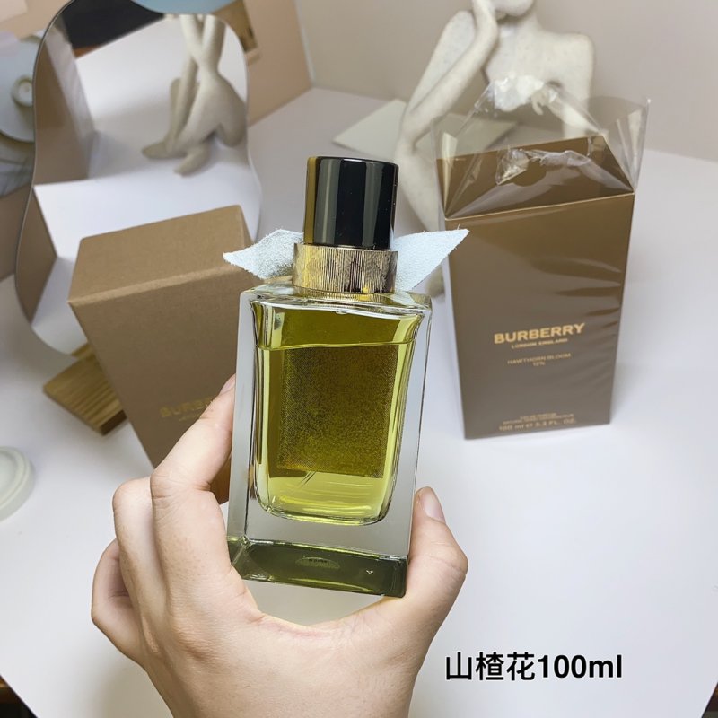 Burberry Hawthorn Bloom Eau de Parfum 100ml view