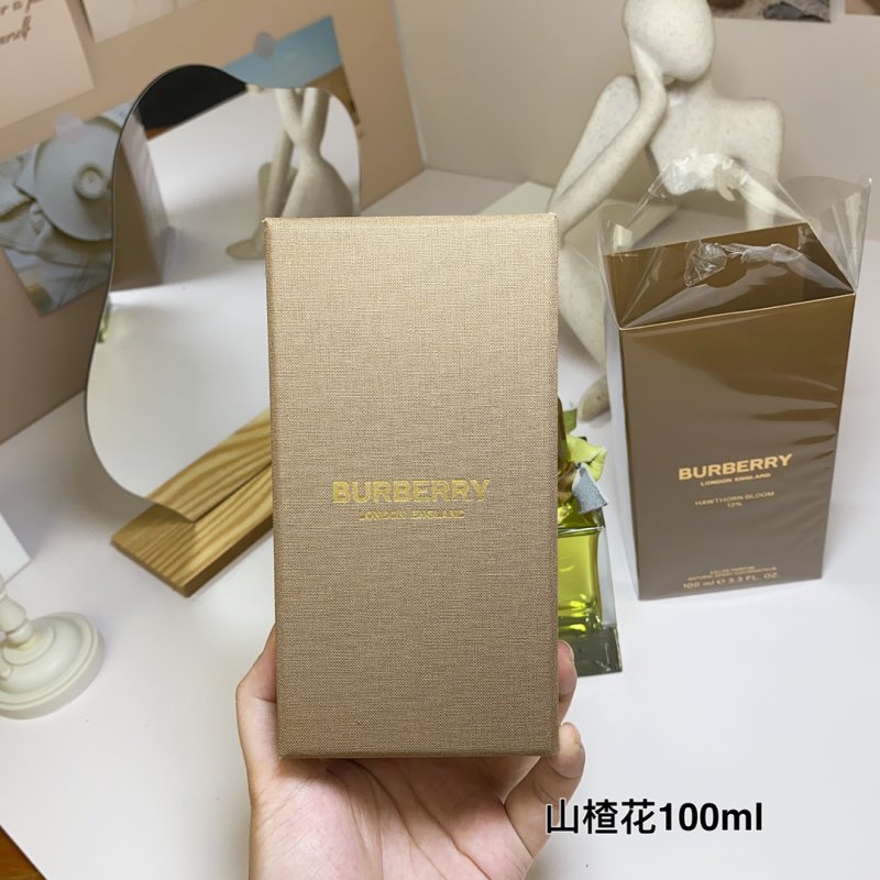 Burberry Hawthorn Bloom Eau de Parfum 100ml view
