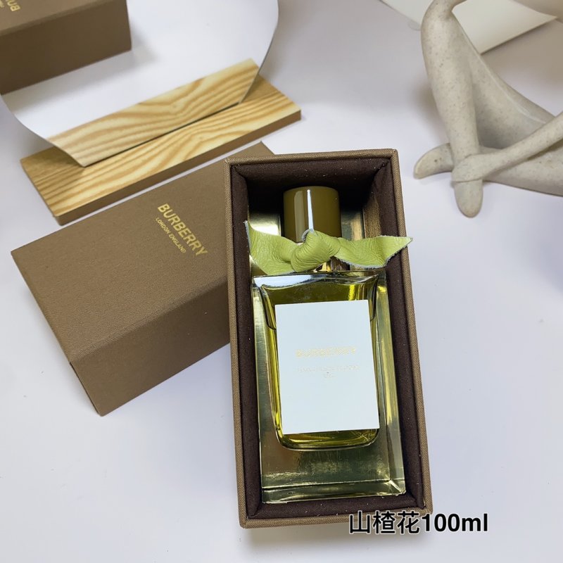 Burberry Hawthorn Bloom Eau de Parfum 100ml view